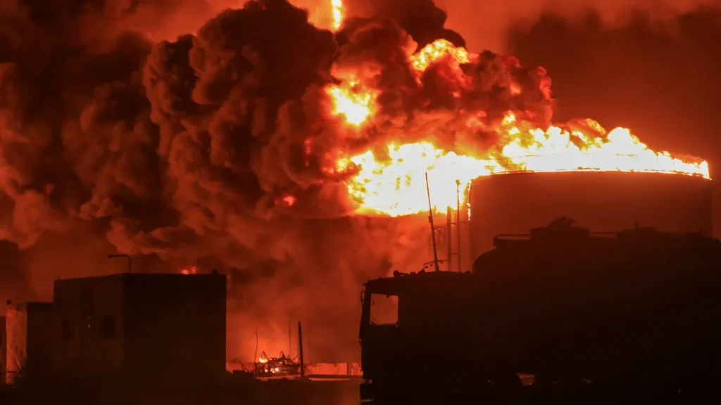 Israeli military attacks power plants, a port, and an oil facility in Hodeidah and Sanaa amid ongoing silence from the West