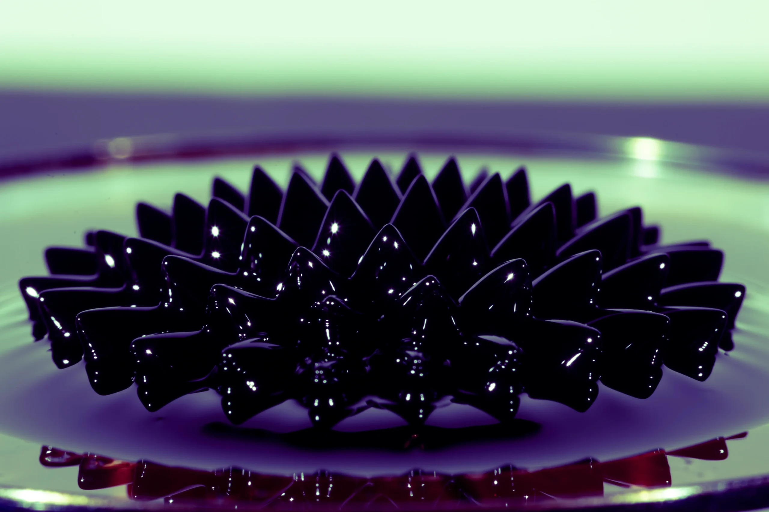 Trendsnip An abstract representation of quantum computing and light-sensitive materials.